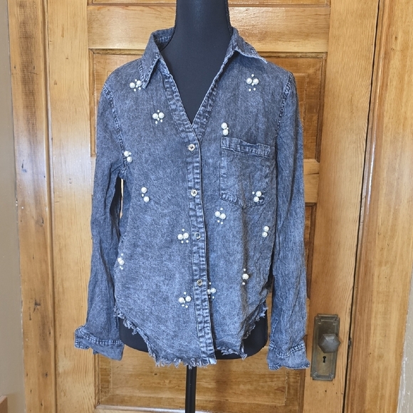 Sweet Rain Tops - Sweet Rain Gray with Beaded Pearl Accents Button Down Shirt M